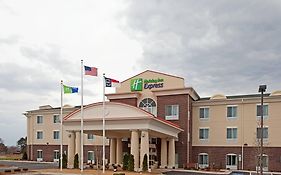 Holiday Inn Express Pembroke